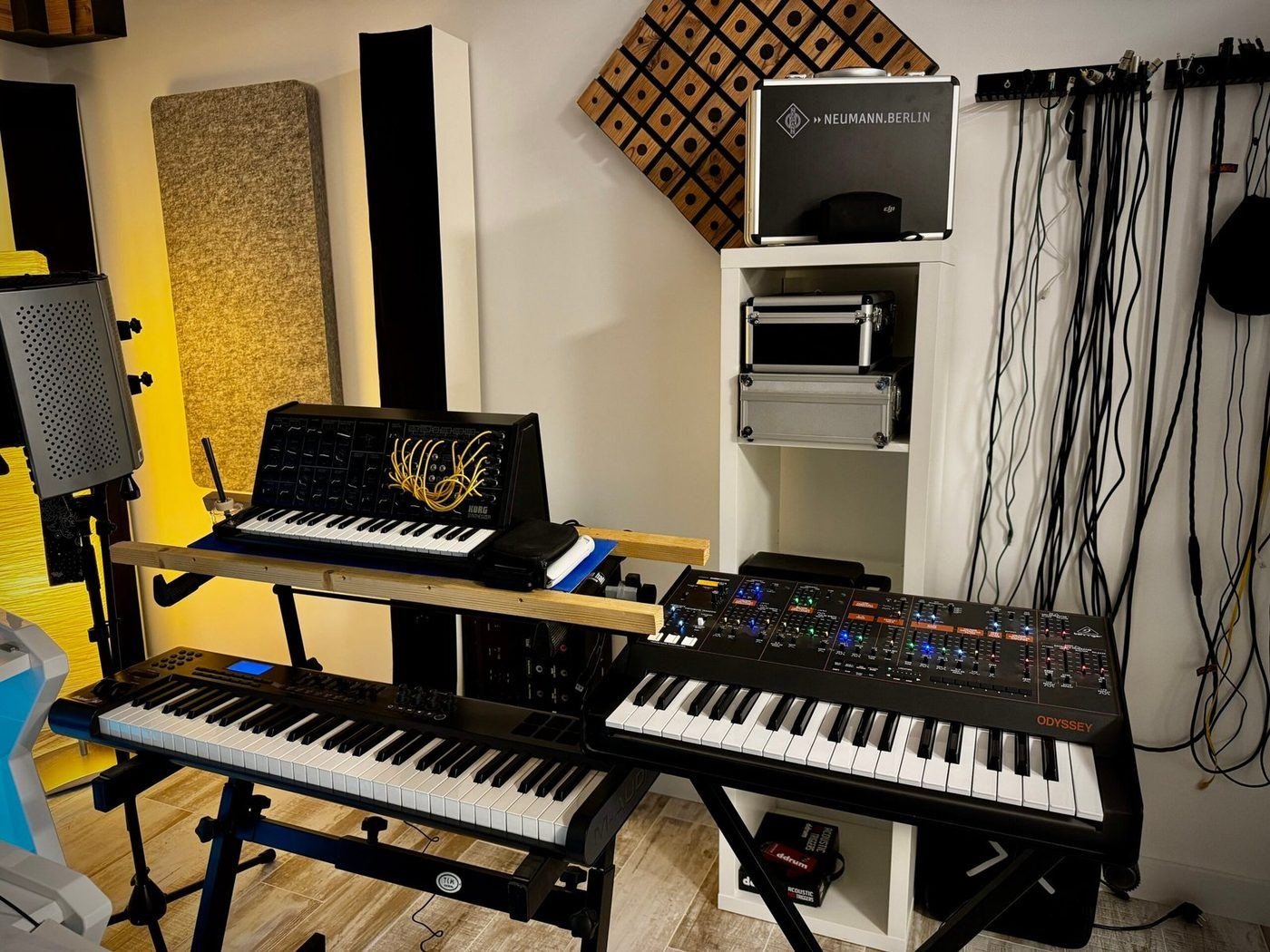 Sintetizadores y teclados en el estudio